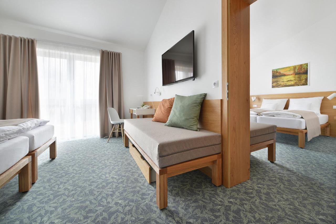 Wellness Hotel Happy Star Hnanice  Eksteriør bilde